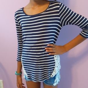 Striped stretchy 3/4 sleeve shirt